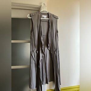 Long sleeveless blazer xs